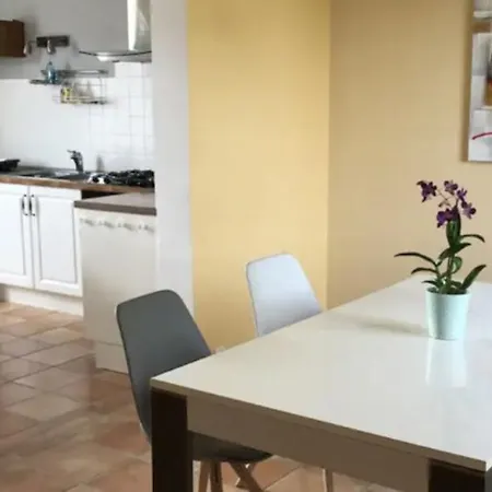 La Libellule 5 2 Sdb 2 Wc Grand Jardin Et Parking Prive *